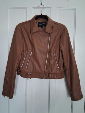 FASHION NOVA Women’s Brown Faux Leather Moto Jacket Cropped - MEDIUM